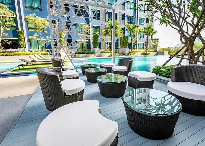 Modern Pool View - The Niche Mono Ratchavipha Apartment