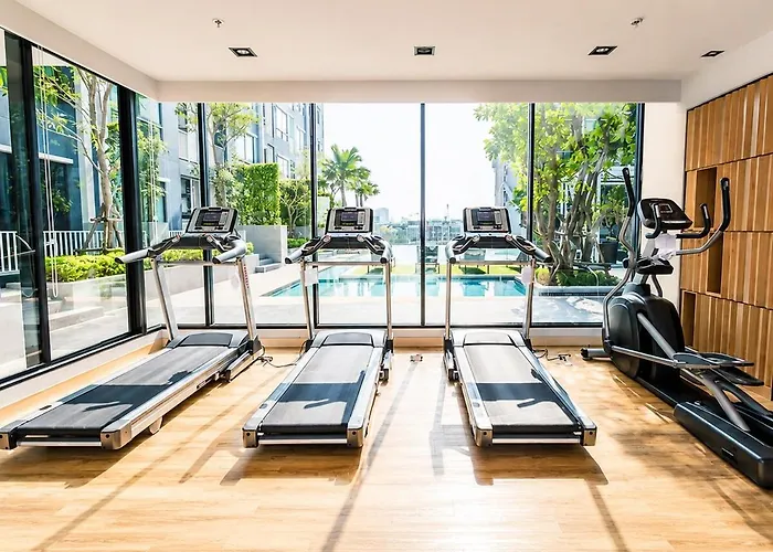 Modern Pool View - The Niche Mono Ratchavipha Apartment *